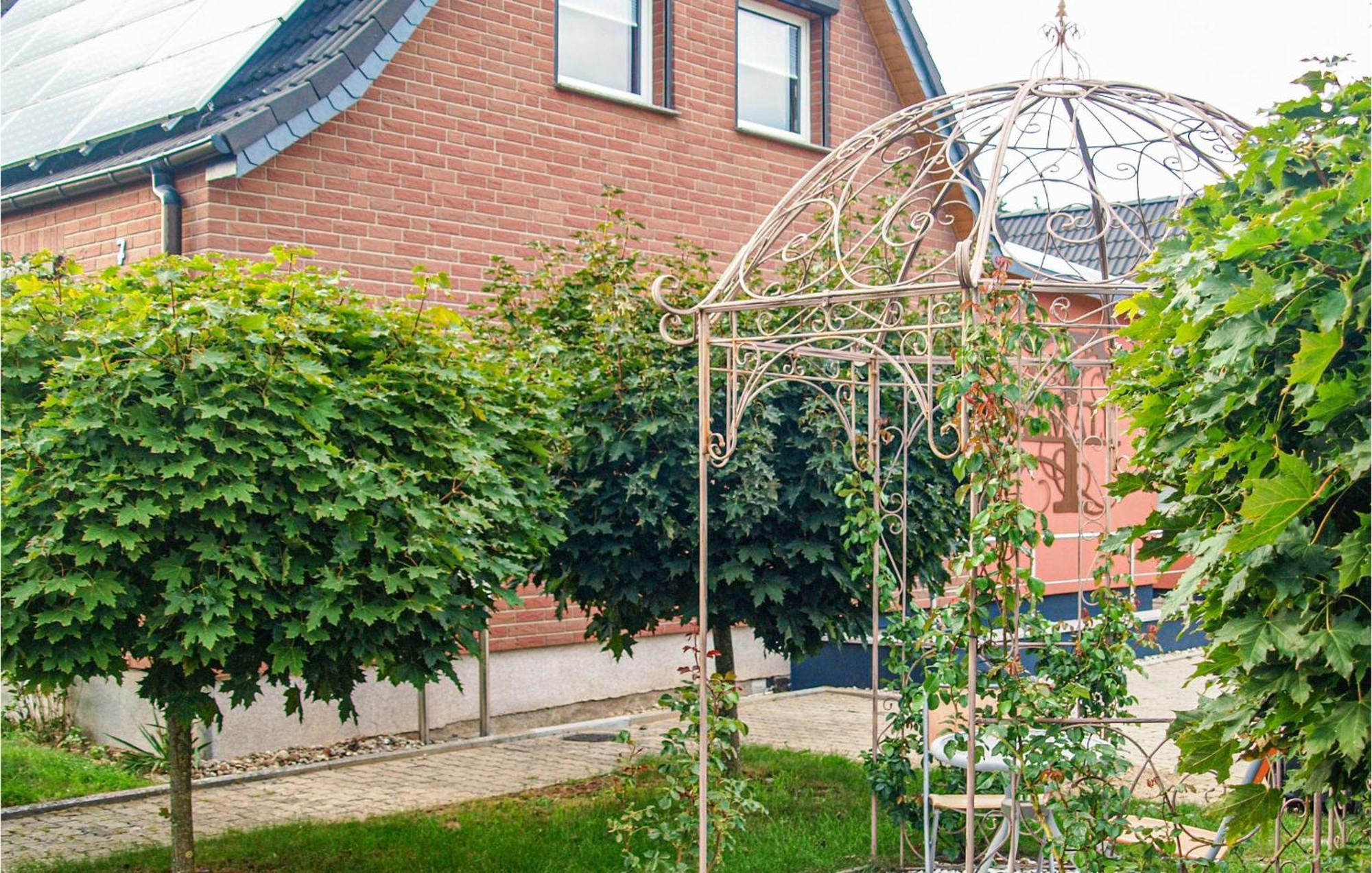 3 Bedroom Beautiful Home In Neubrandenburg Exteriér fotografie